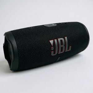 JBL Charge 5 Portable Bluetooth Speaker Black Wireless Waterproof Golf Beach